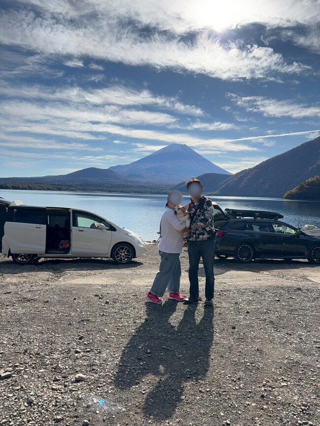 富士山をバックに記念写真